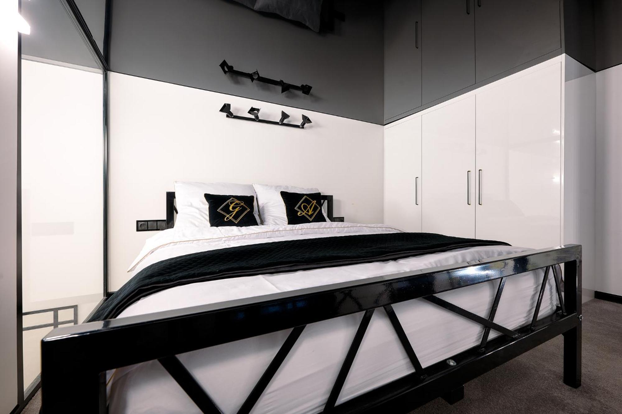 Апартаменты Loft Piotrkowska 37 Лодзь Экстерьер фото